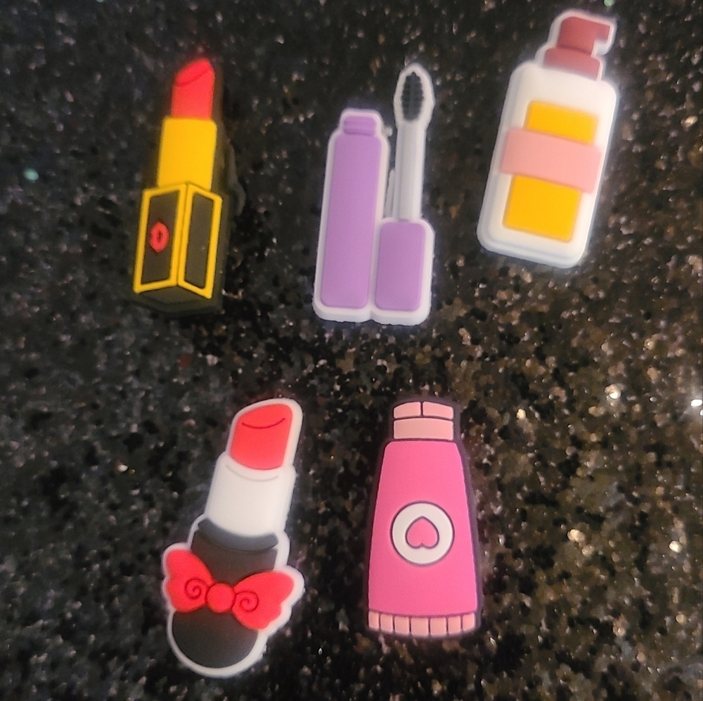 Jibbitz shoe charms makeup liptick charms Hpπ₯π₯π₯π₯ - Picture 2 of 2